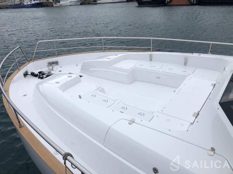 Azimut Magellano 53 - Yacht Charter Sailica