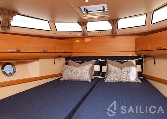 Greenline 40 - Yacht Charter Sailica
