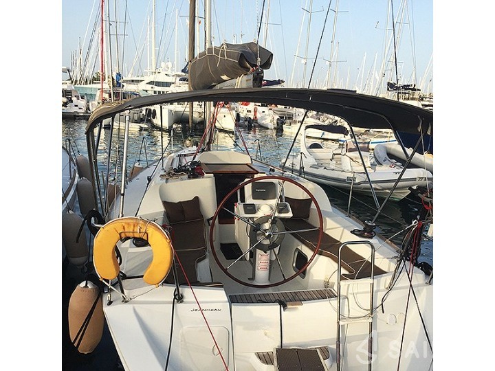 Sun Odyssey 33i - Yacht Charter Sailica