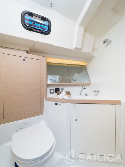 Oceanis 46.1 - Yacht Charter Sailica