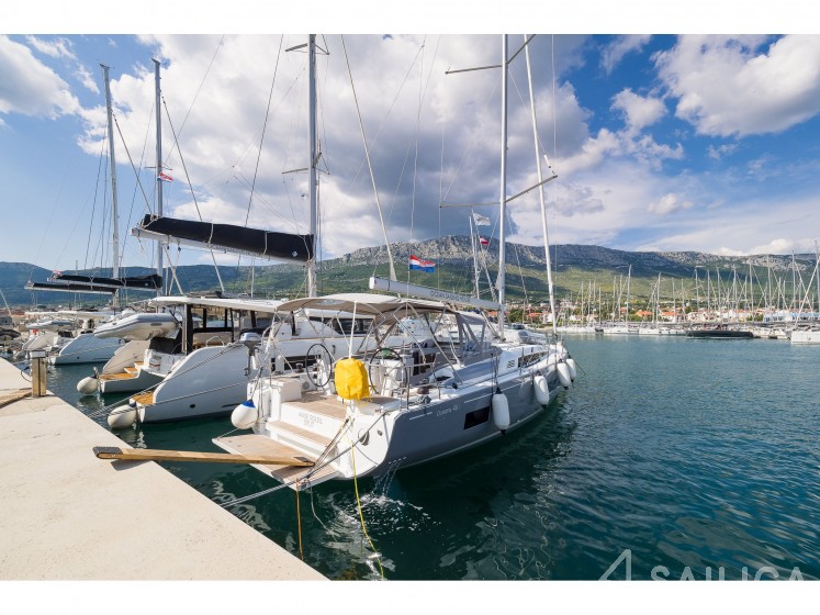 Oceanis 46.1 - Yacht Charter Sailica