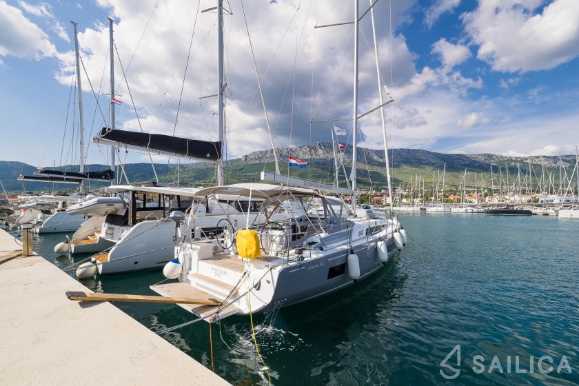 Oceanis 46.1 - Yacht Charter Sailica