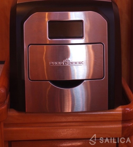 Bavaria 46 Cruiser - Yacht Charter Sailica