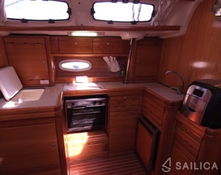 Bavaria 46 Cruiser - Yacht Charter Sailica