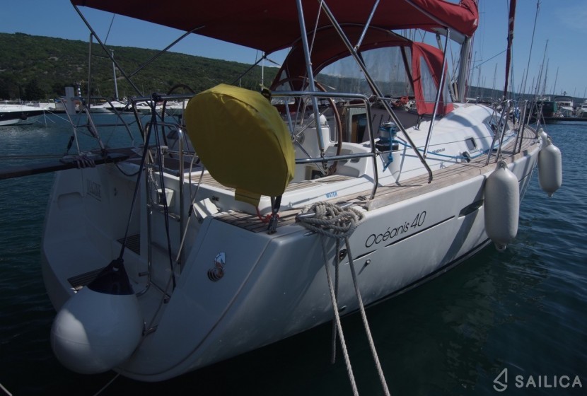 Oceanis 40 - Yacht Charter Sailica
