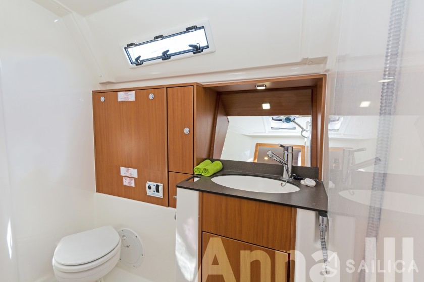 Bavaria Cruiser 40 - Yacht Charter Sailica