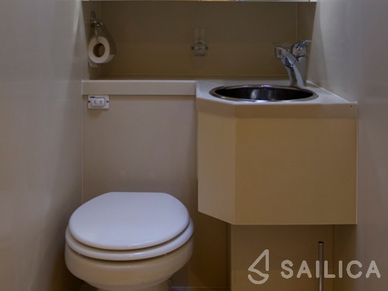 Cyrus 13.8 - Yacht Charter Sailica