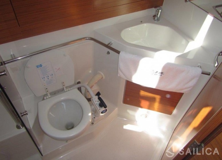Elan 444 Impression - Yacht Charter Sailica