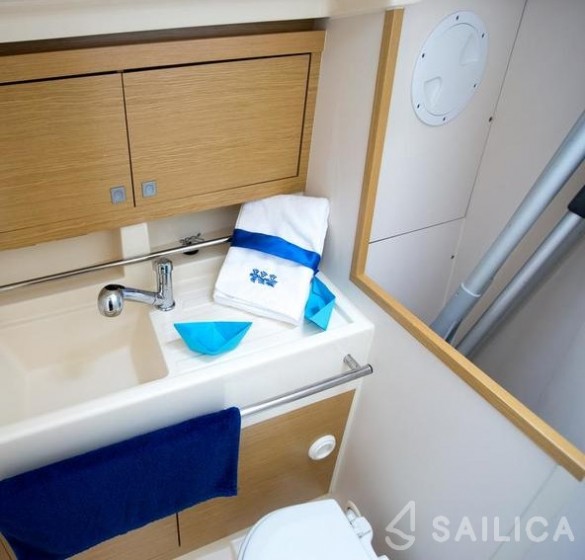 Elan 350 - Yacht Charter Sailica