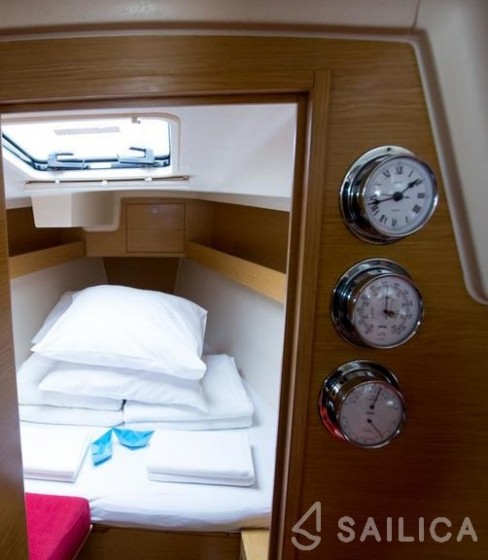 Elan 350 - Yacht Charter Sailica