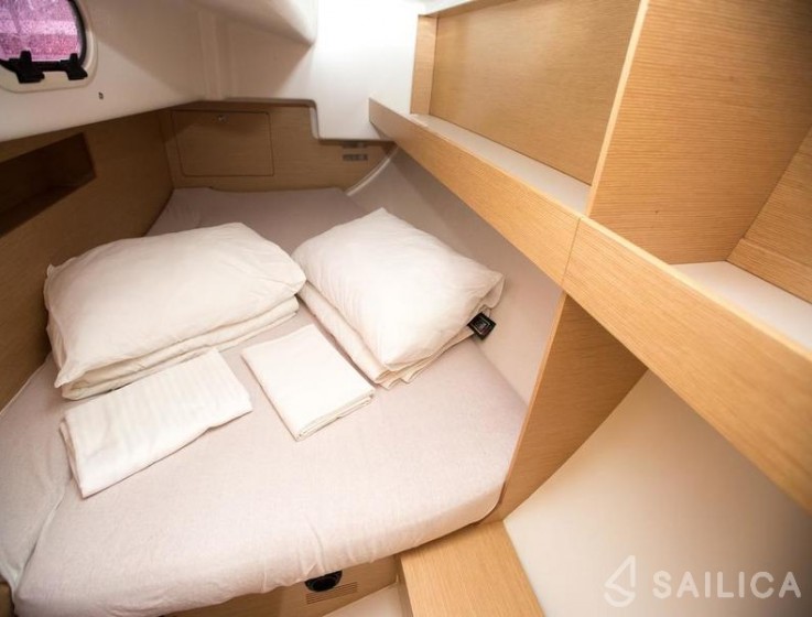 Elan 350 - Yacht Charter Sailica
