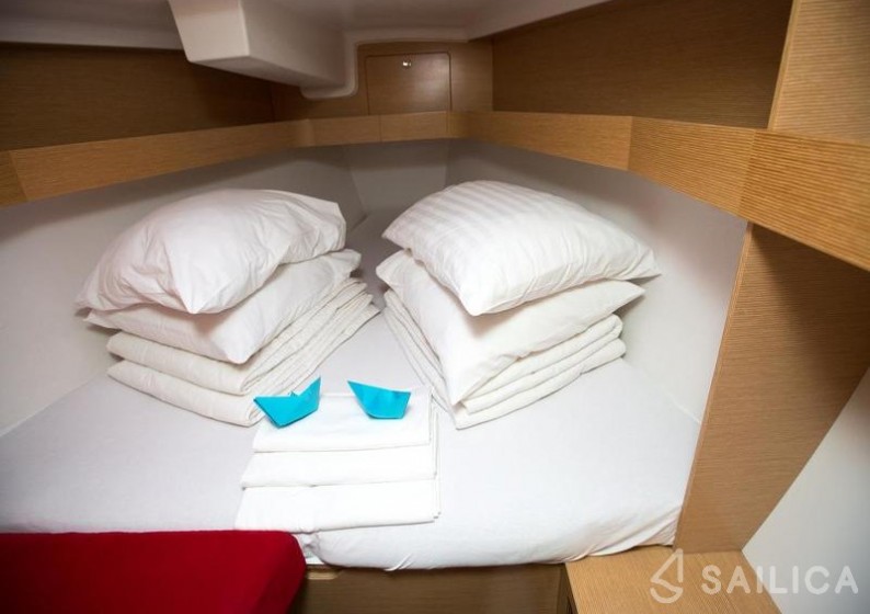 Elan 350 - Yacht Charter Sailica