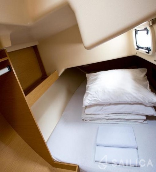 Elan 350 - Yacht Charter Sailica