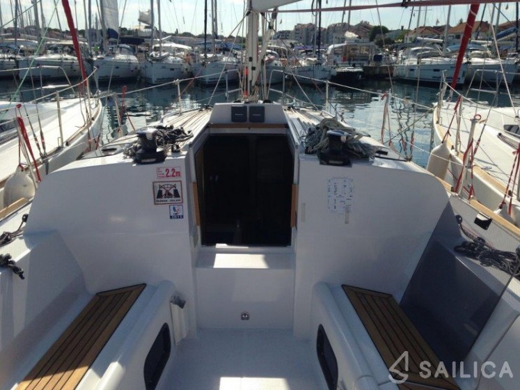 Elan 350 - Yacht Charter Sailica