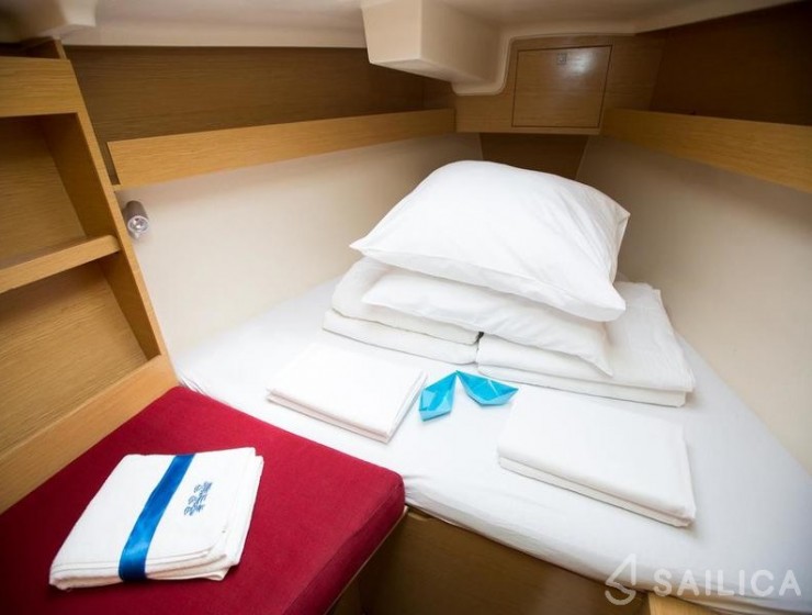 Elan 350 - Yacht Charter Sailica