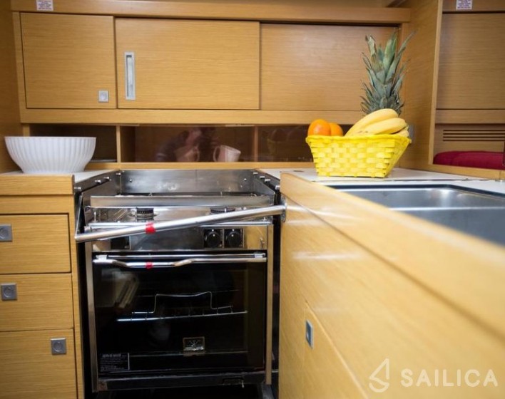 Elan 350 - Yacht Charter Sailica