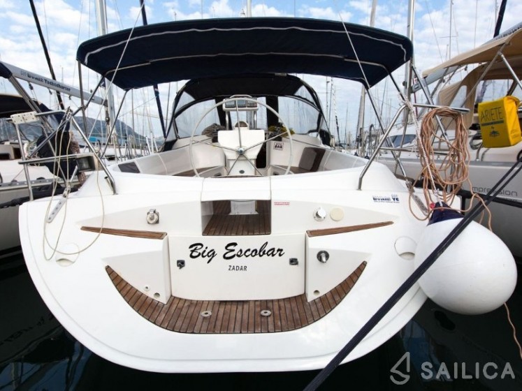 Feeling 44 - Yacht Charter Sailica
