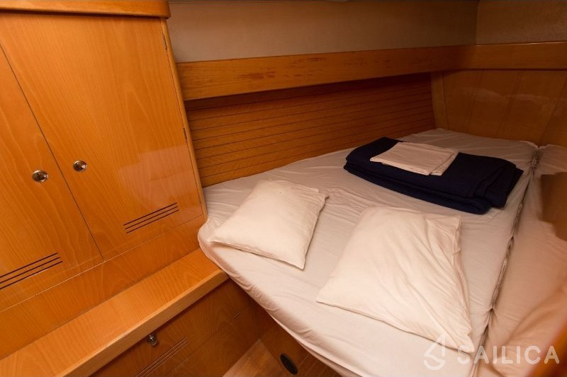 Feeling 44 - Yacht Charter Sailica