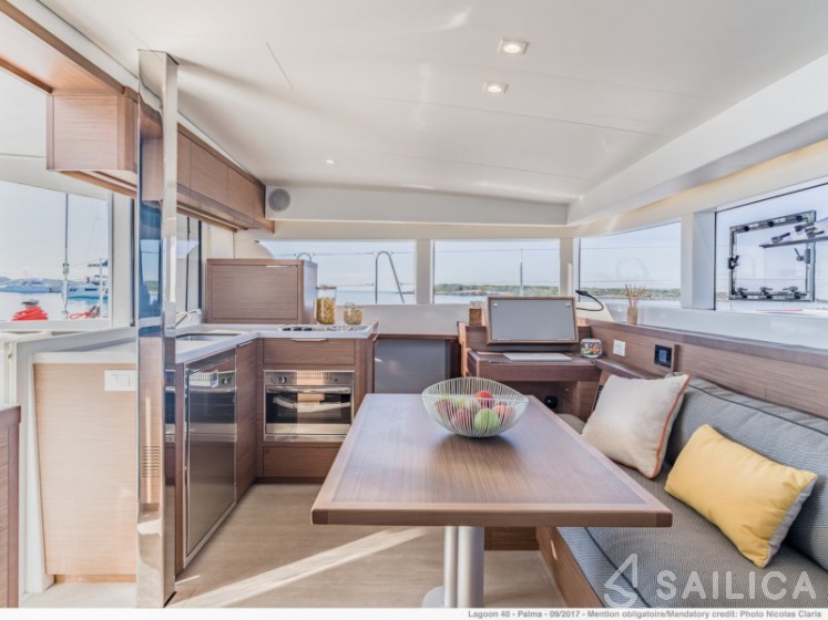 Lagoon 40 - Yacht Charter Sailica