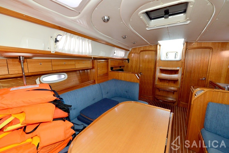 Bavaria 37 Cruiser - Yacht Charter Sailica