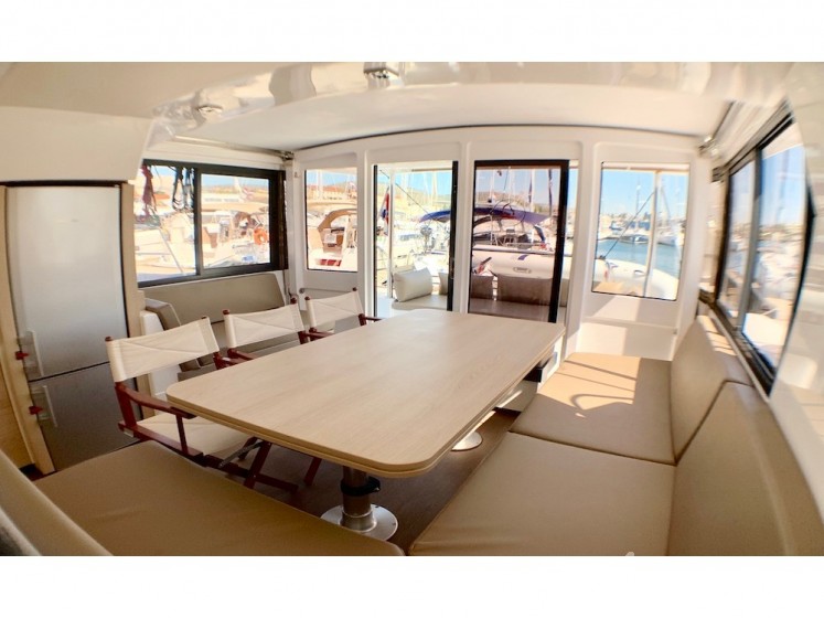 Bali 4.1 - 4 + 1 cab. - Yacht Charter Sailica