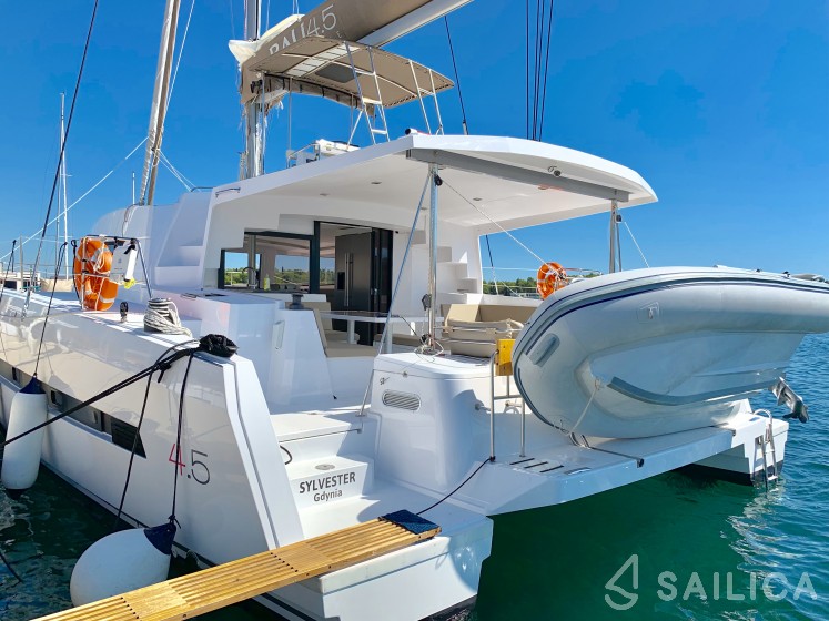 Bali 4.5 - Yacht Charter Sailica