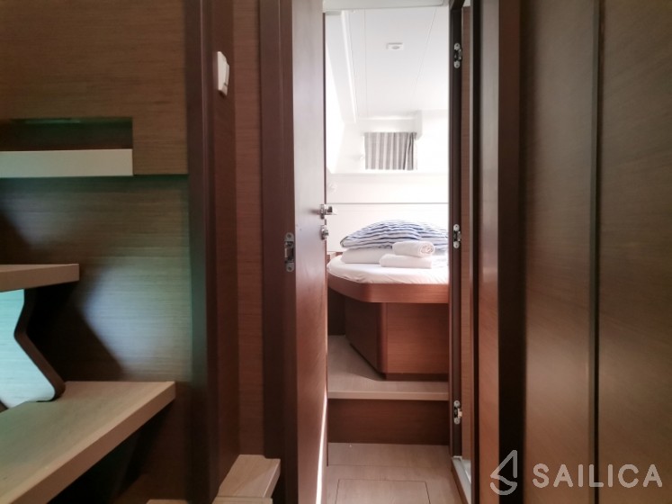 Lagoon 40 - Yacht Charter Sailica