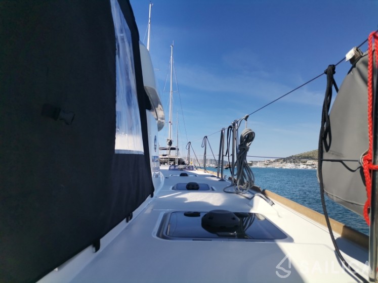 Lagoon 40 - Yacht Charter Sailica