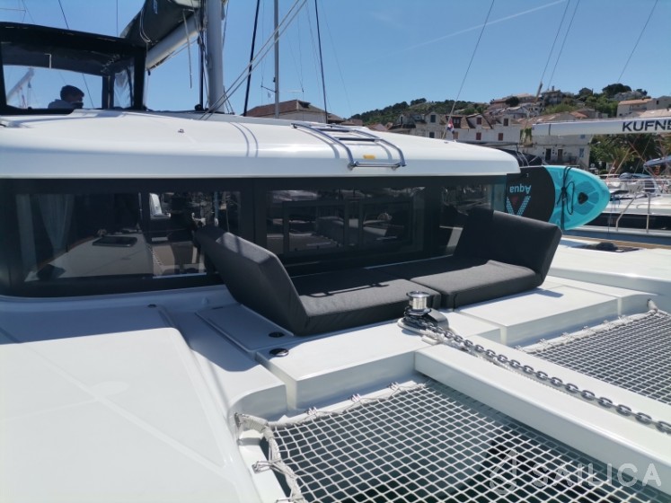Lagoon 40 - Yacht Charter Sailica