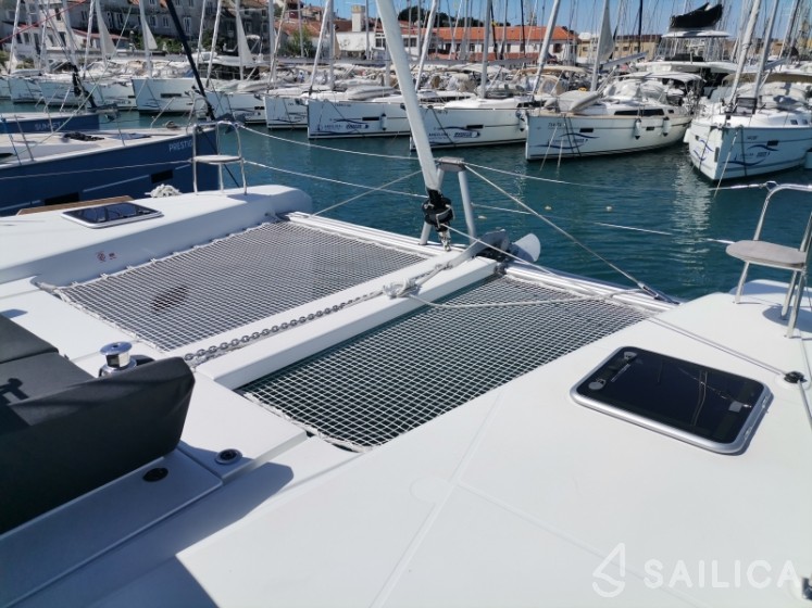 Lagoon 40 - Yacht Charter Sailica