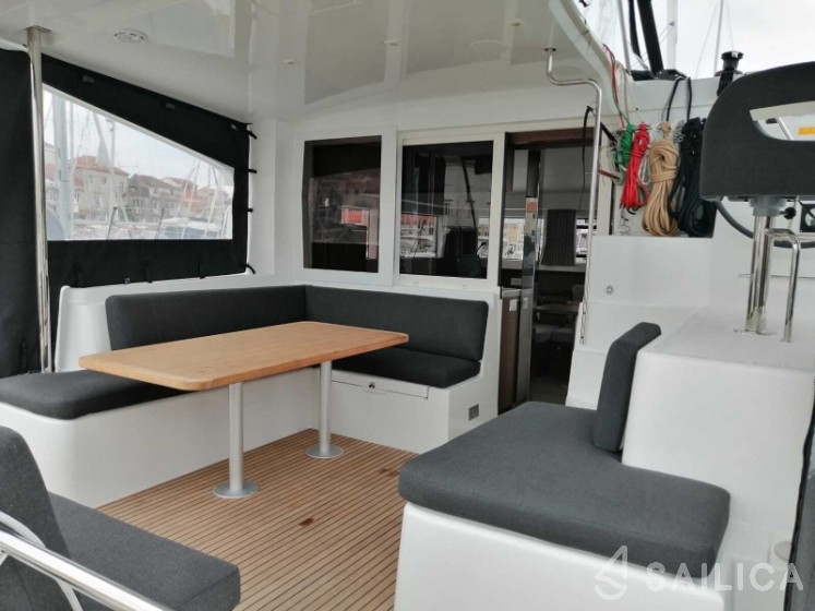 Lagoon 40 - Yacht Charter Sailica