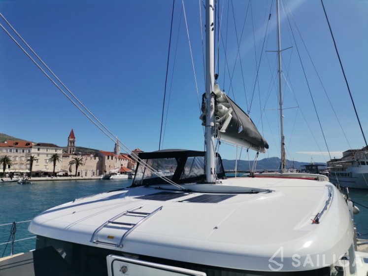 Lagoon 40 - Yacht Charter Sailica