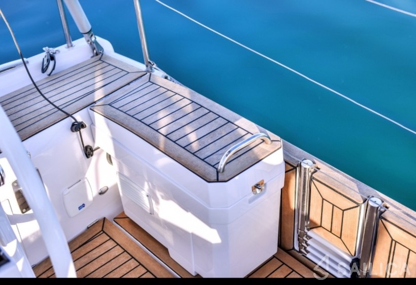 Elan E4 - Yacht Charter Sailica