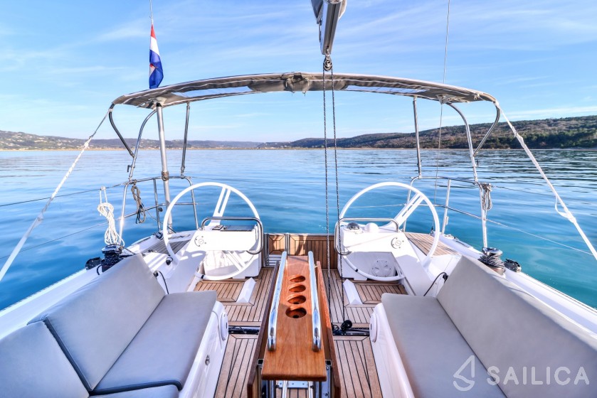Elan E4 - Yacht Charter Sailica
