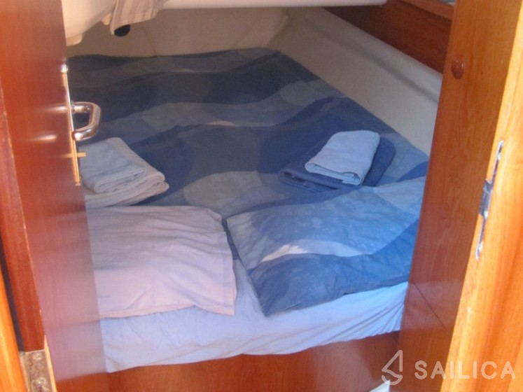 Sun Odyssey 35 - Yacht Charter Sailica