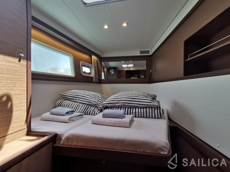 Lagoon 450  Flybridge - Photo #12 Lagoon 450  Flybridge - Yacht Charter Sailica