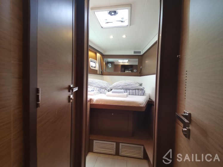 Lagoon 450  Flybridge - Photo #10 Lagoon 450  Flybridge - Yacht Charter Sailica