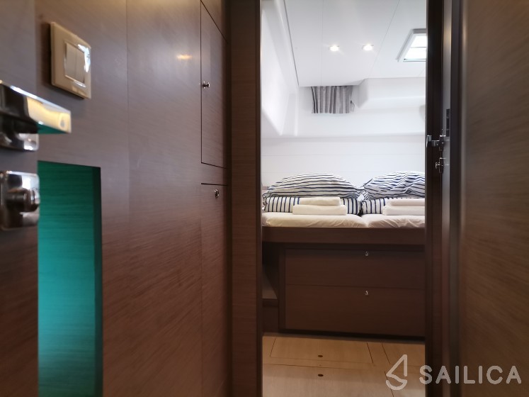 Lagoon 450  Flybridge - Photo #9 Lagoon 450  Flybridge - Yacht Charter Sailica