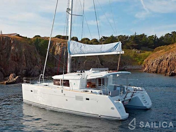 Lagoon 450  Flybridge - Photo #2 Lagoon 450  Flybridge - Yacht Charter Sailica