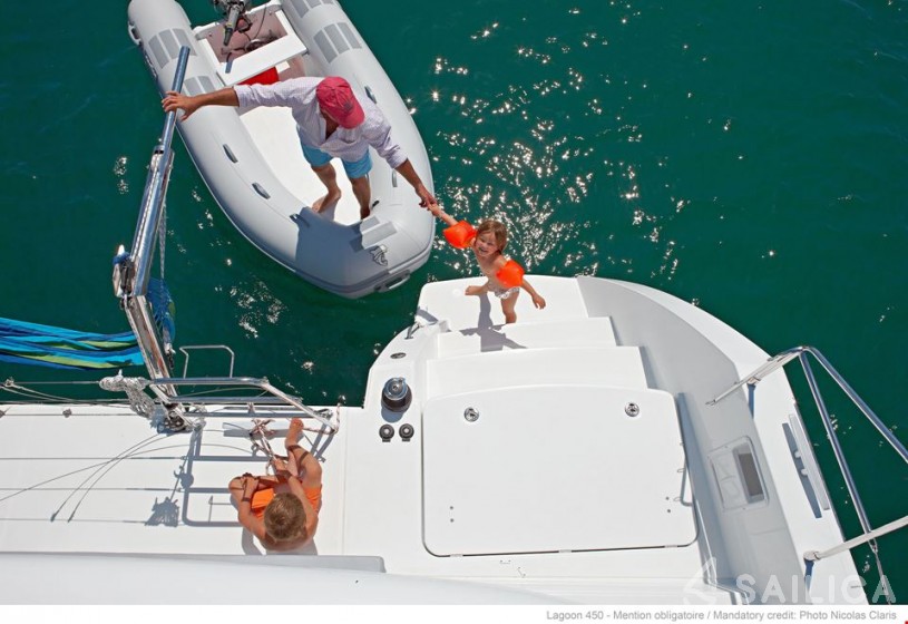Lagoon 450  Flybridge - Photo #13 Lagoon 450  Flybridge - Yacht Charter Sailica