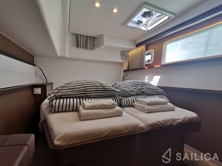 Lagoon 450  Flybridge - Photo #11 Lagoon 450  Flybridge - Yacht Charter Sailica