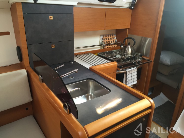 Sun Odyssey 34 - Yacht Charter Sailica