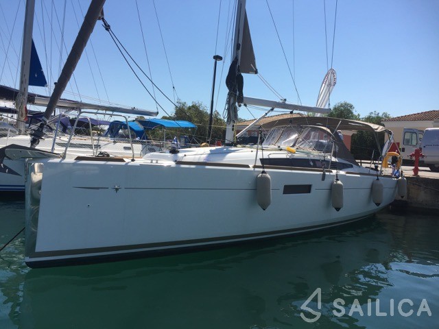 Sun Odyssey 34 - Yacht Charter Sailica