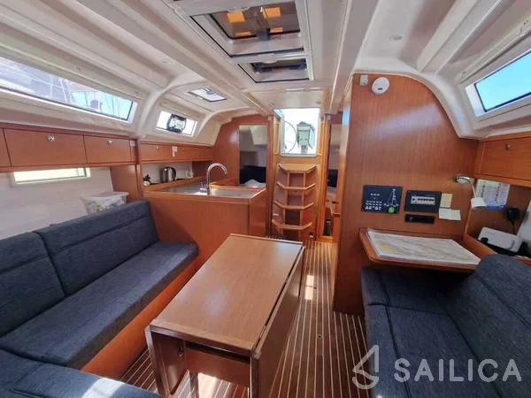 Bavaria 37 Cruiser - Yacht Charter Sailica