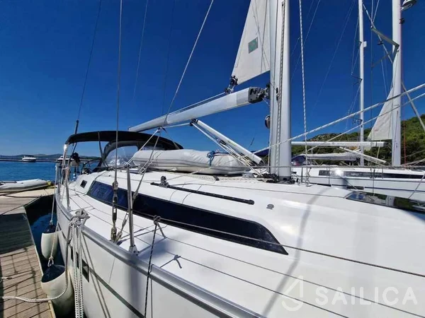 Bavaria 37 Cruiser - Yacht Charter Sailica