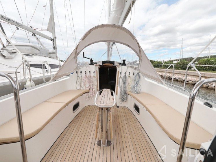 Cobra 38 - Yacht Charter Sailica