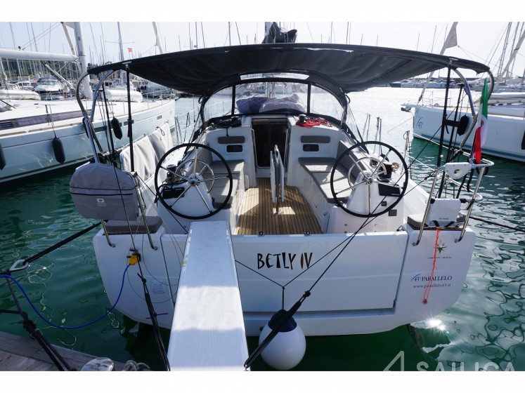 Sun Odyssey 380 - Yacht Charter Sailica