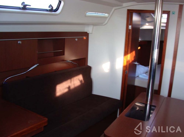 Hanse 345 - Yacht Charter Sailica