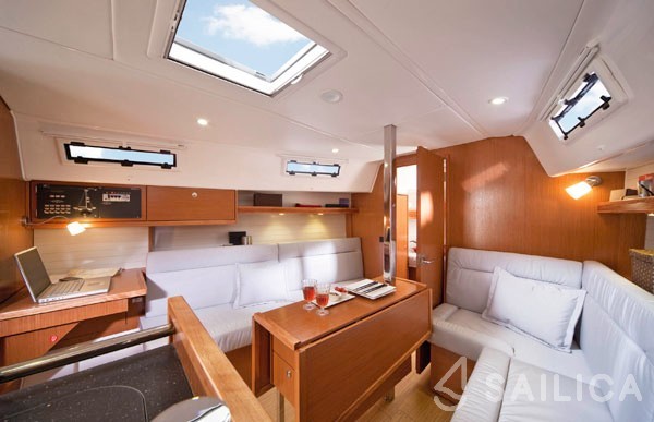 Bavaria 32 Cruiser - Yacht Charter Sailica