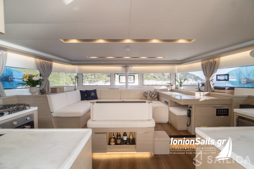 Lagoon 51 - Yacht Charter Sailica